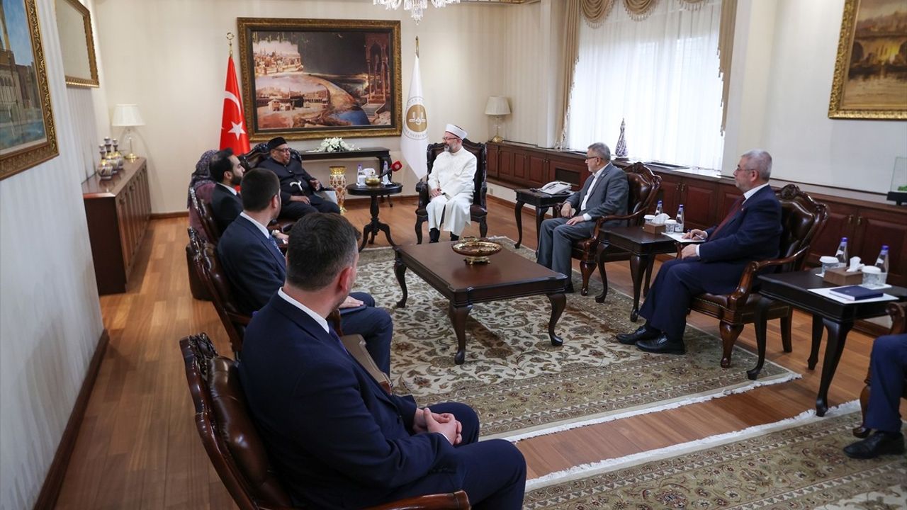 Diyanet İşleri Başkanı Ali Erbaş'tan Dünya Müslüman Alimler Birliği Heyetine Ziyaret