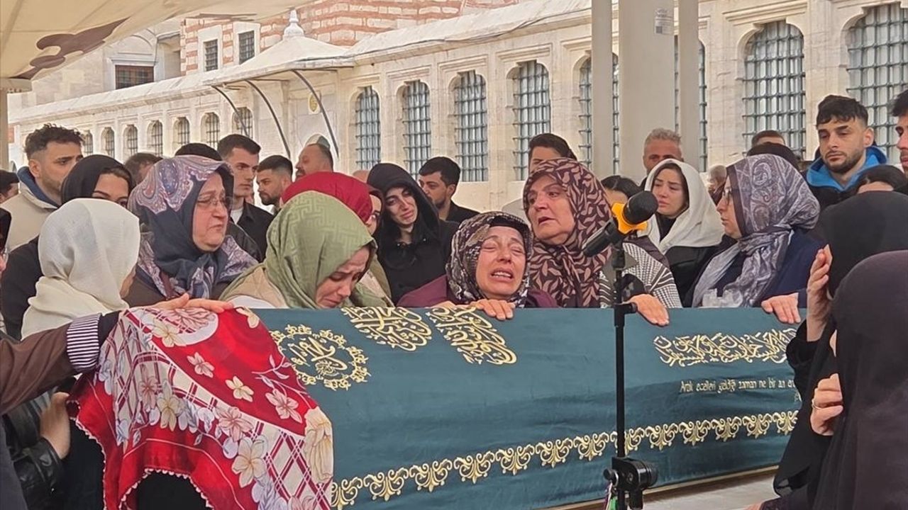 Fatih'te Trajik Olay: Dizi Oyuncusu Tarafından Bıçaklanan Kadın Hayatını Kaybetti