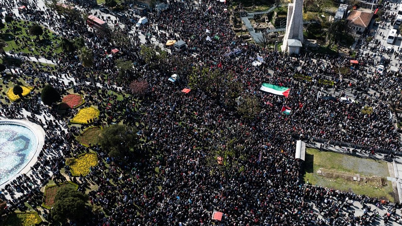 Gazze İçin Yürüyüş: IHH'nın Protesto Etkinliği Başladı