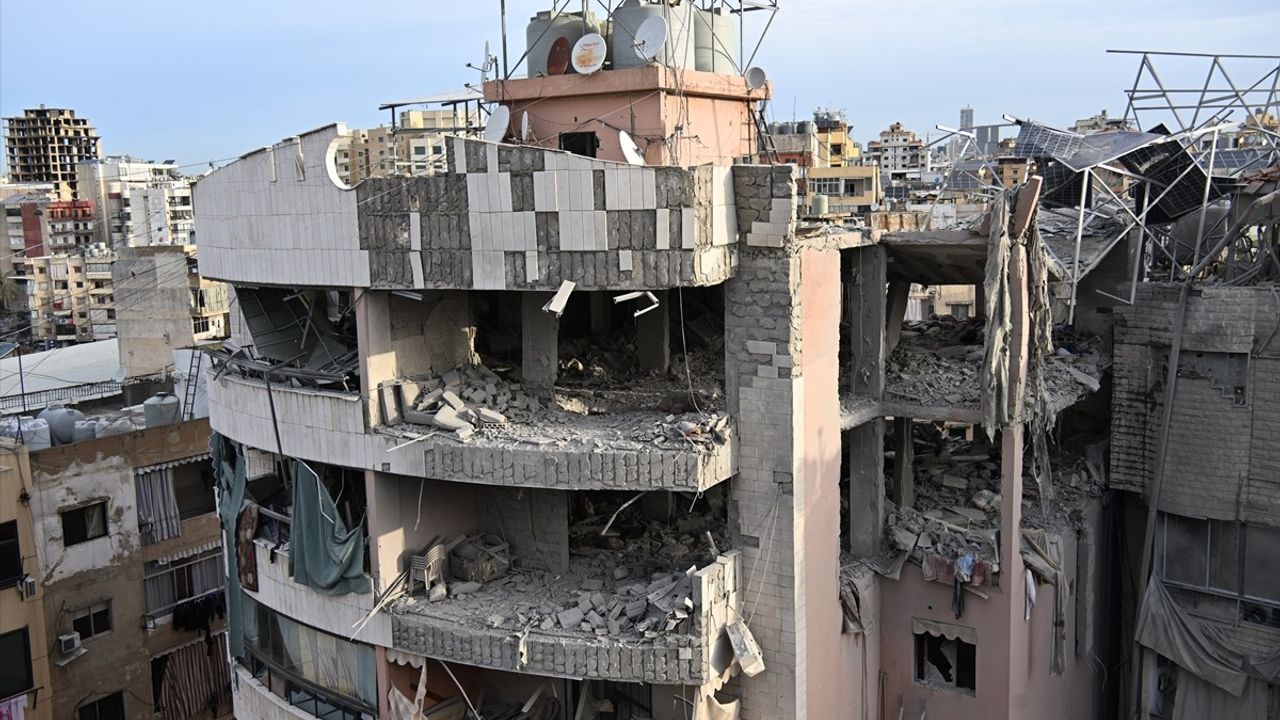 İsrail'in Beyrut'a Düzenlediği Saldırıda 3 Kişi Hayatını Kaybetti