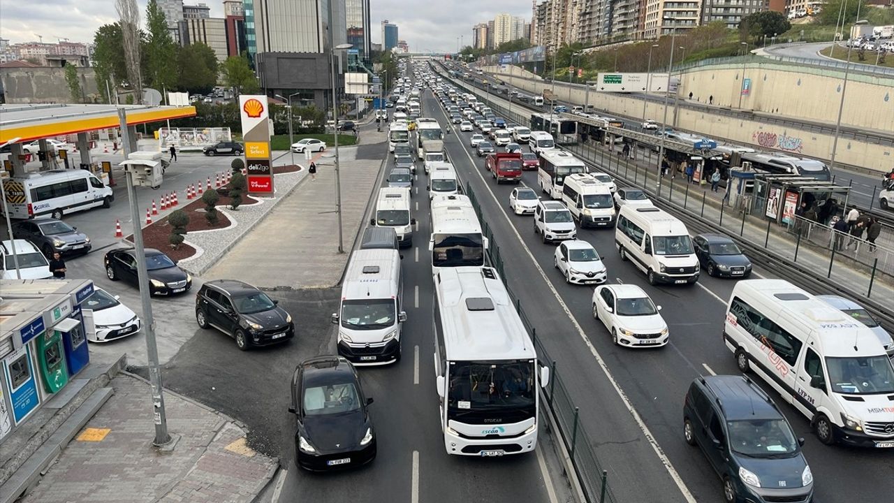 İstanbul'da Akşam Saatlerinde Trafik Yoğunluğu