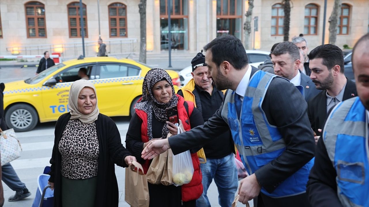 İstanbul'da Ramazan Dayanışması: 200 Bin Aile Ziyaret Edildi