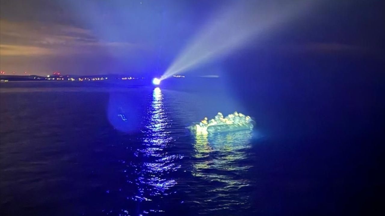 İzmir'de 36 Düzensiz Göçmen Yakalandı