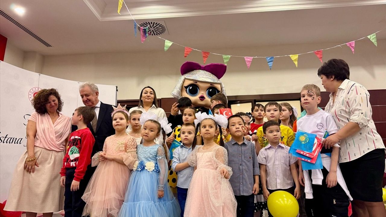 Kazakistan'da 23 Nisan Bayramı Coşkuyla Kutlandı