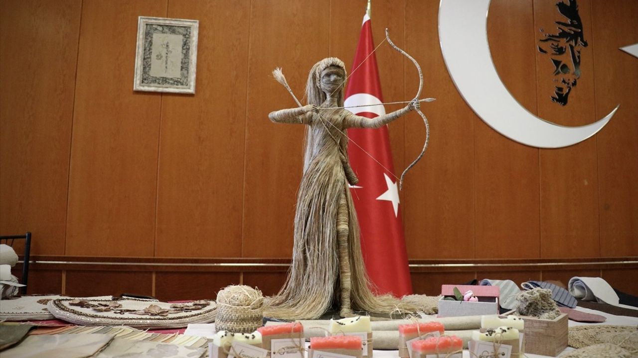 Kenevir Lifleri ile Sanat Yolculuğu