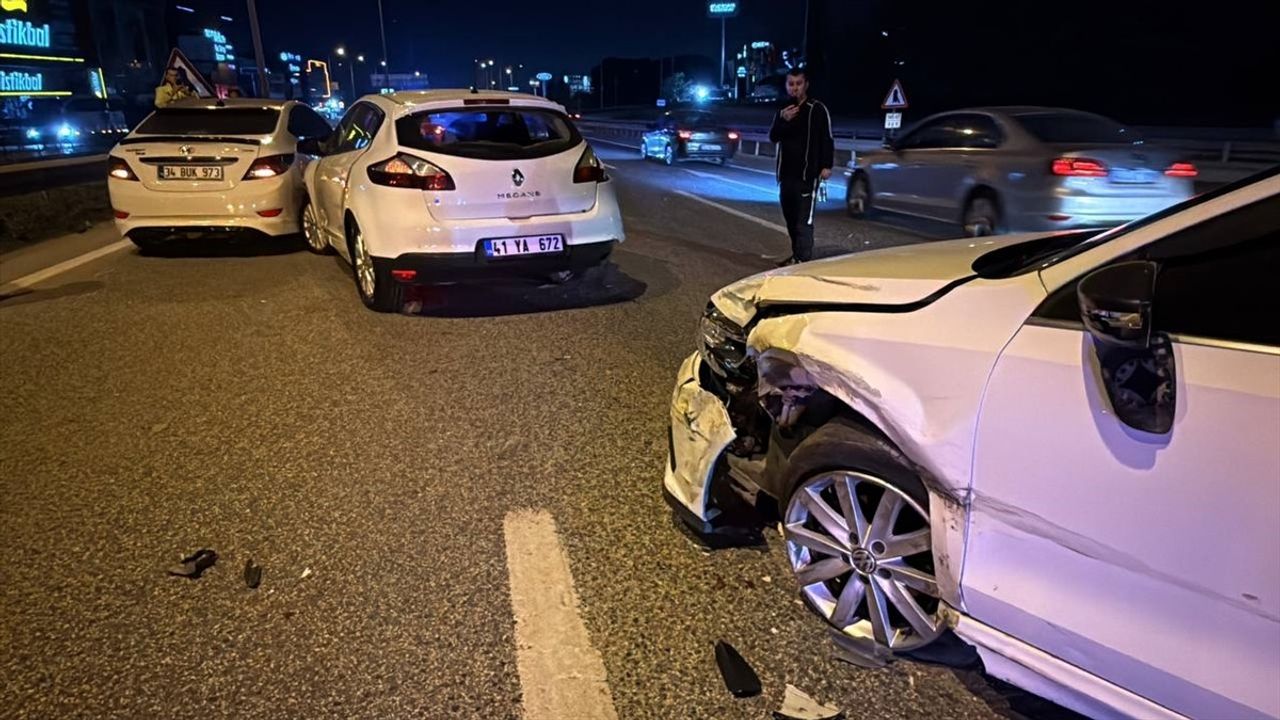 Kocaeli'de Zincirleme Trafik Kazası