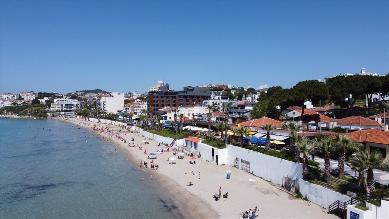 Kuşadası'nda Sahil Hareketliliği Artıyor
