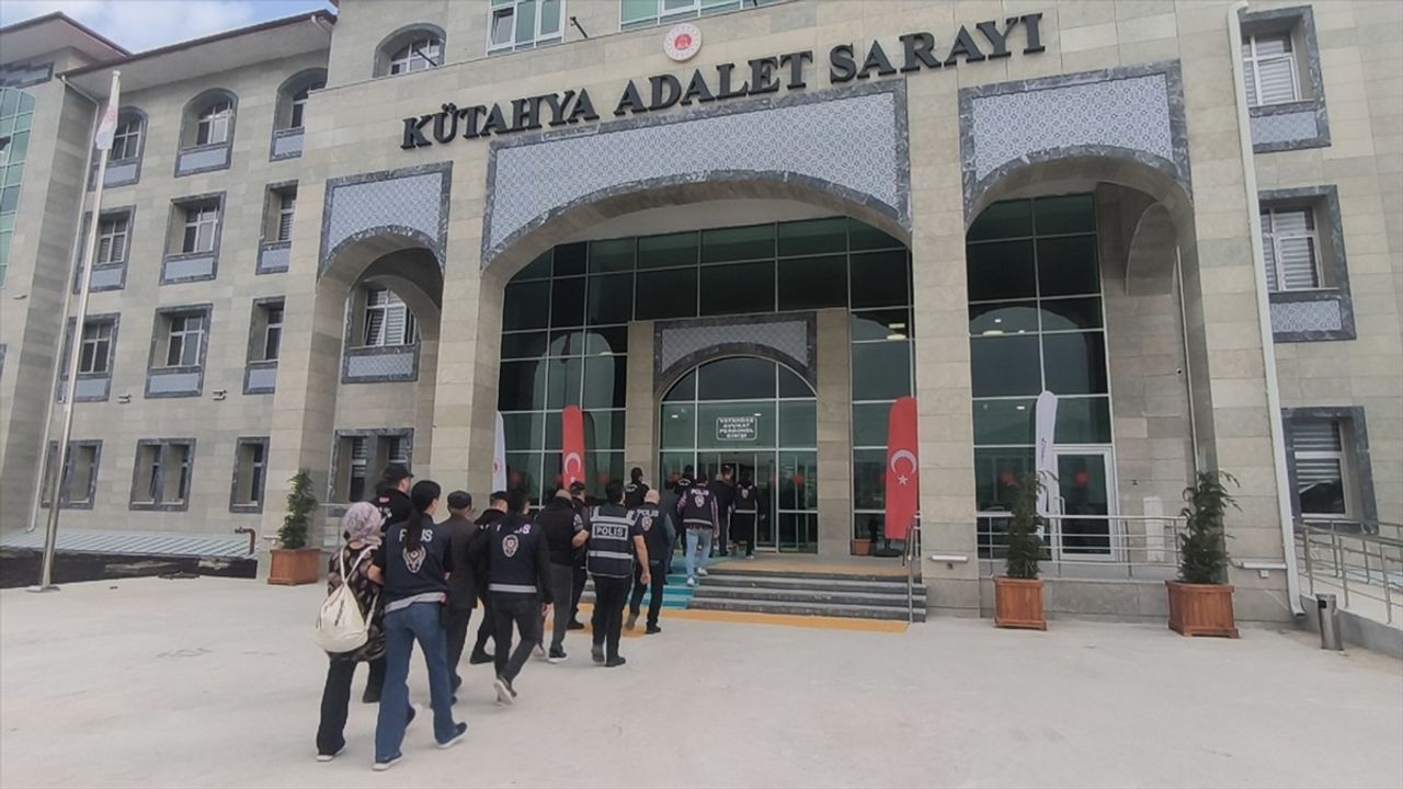 Kütahya'da Fuhuş Operasyonu: 6 Zanlı Gözaltına Alındı