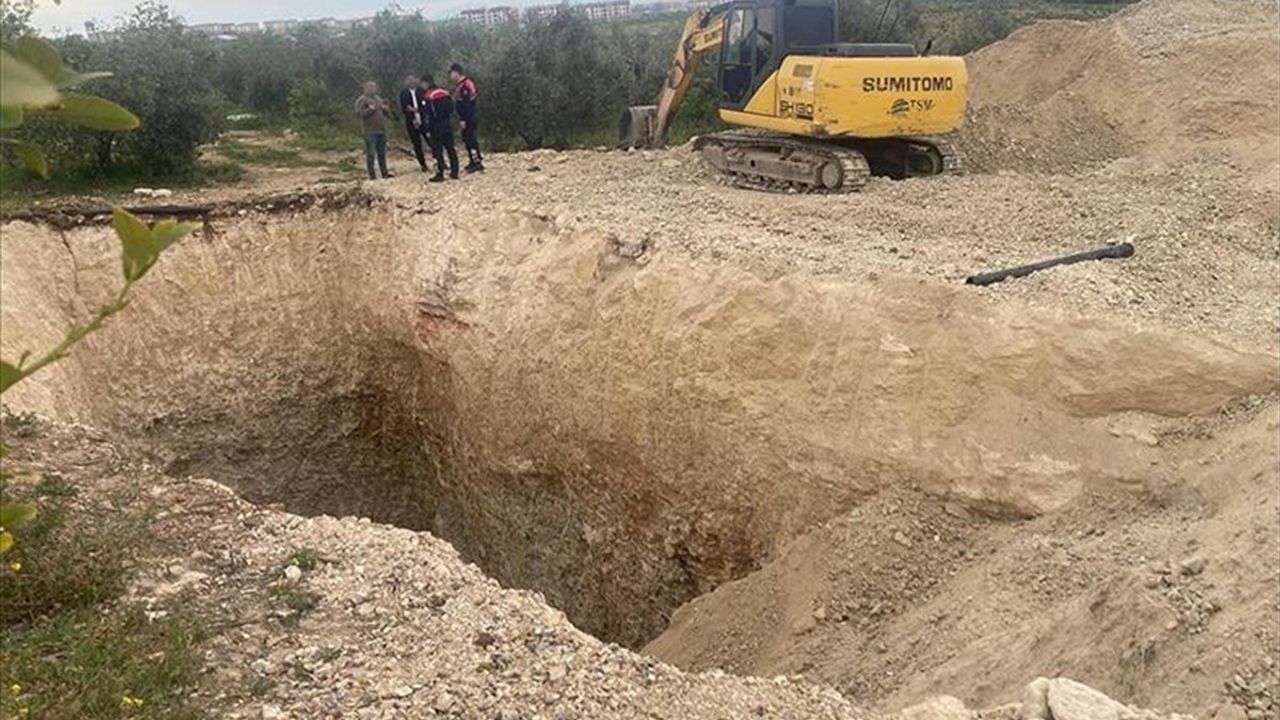 Mersin'de Kaçak Kazı Operasyonu: İki Şüpheli Yakalandı