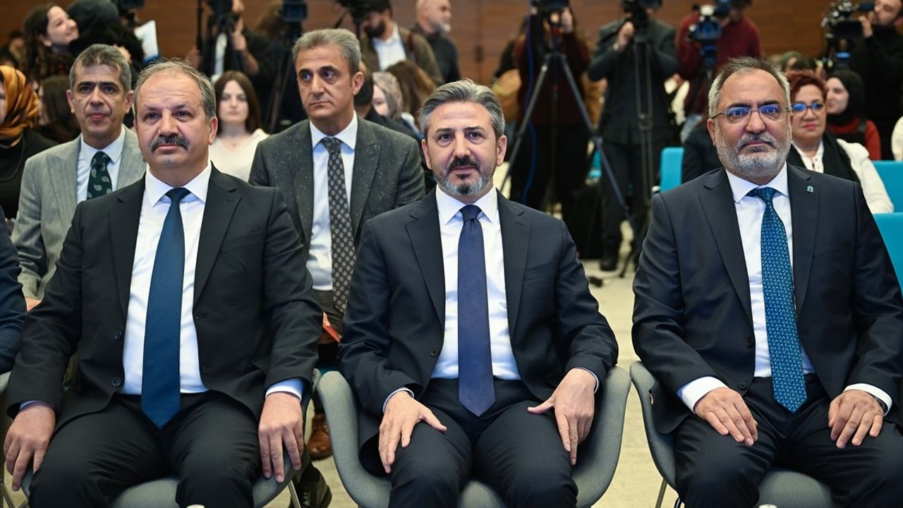 Sağlıklı Türkiye Yüzyılında Sağlık Okuryazarlığı Sempozyumu Düzenlendi