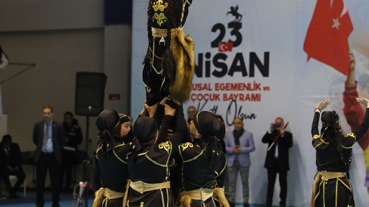 Samsun'da Türk Dünyası Çocuk Festivali Coşkusu