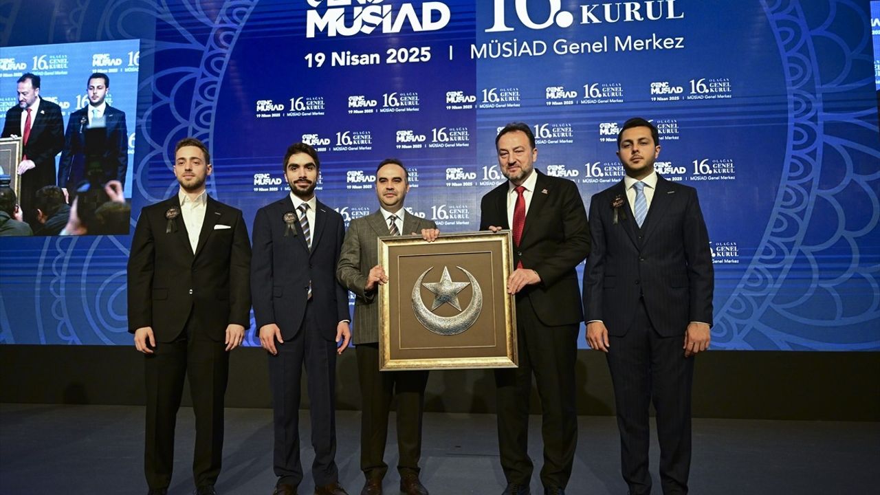 Sanayi ve Teknoloji Bakanı Kacır'dan Genç MÜSİAD Genel Kurulu'nda Vurgular