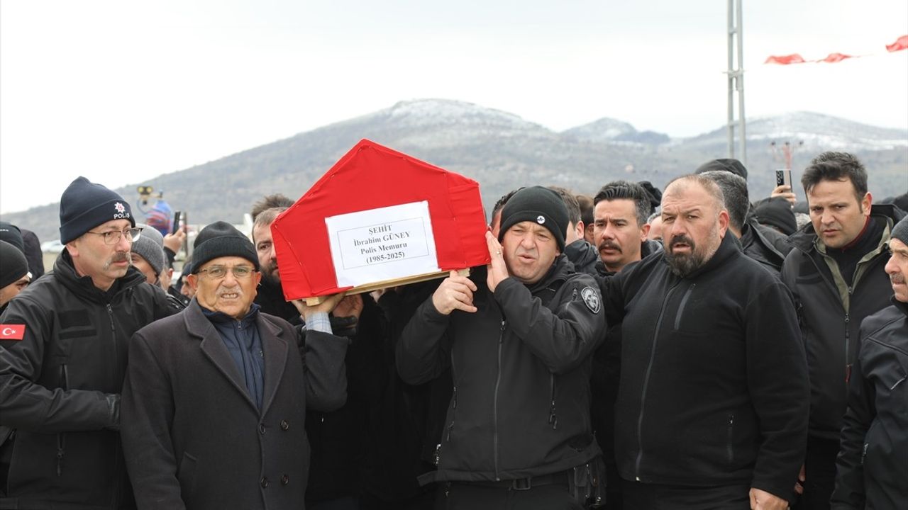 Şehit Polis Memuru İbrahim Güney Son Yolculuğuna Uğurlandı