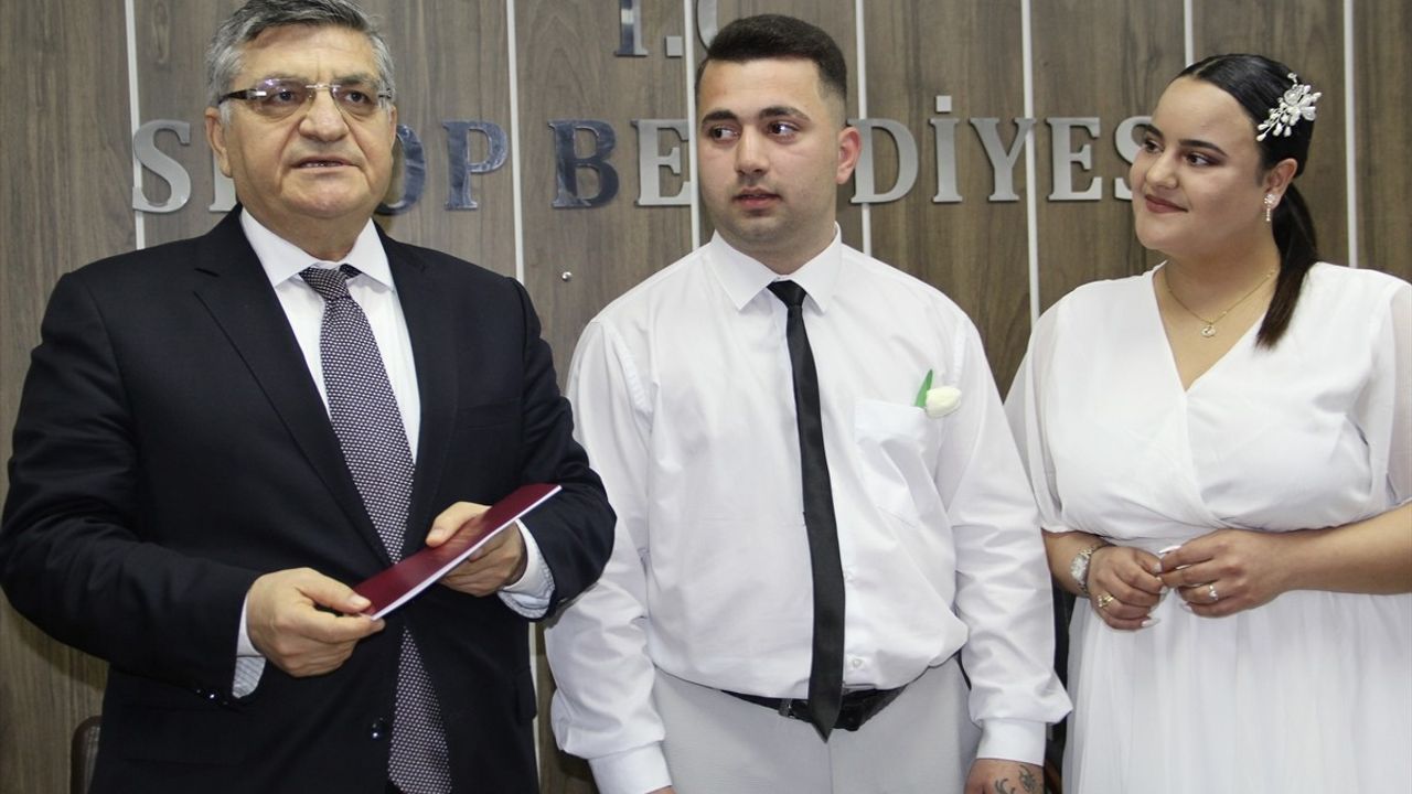 Sinop'ta Genç Çiftlere Faizsiz Kredi Desteği İle Evlilik