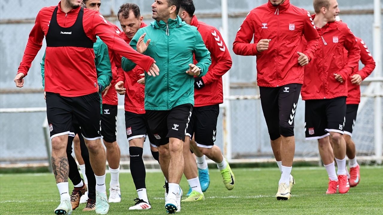 Sivasspor Fenerbahçe Maçına Hazırlıklarını Sürdürüyor