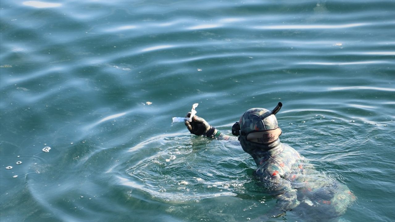 Tekirdağ'da Turizm Haftası Kapsamında Deniz Dibi Temizliği