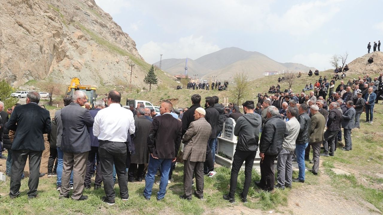 Van'da Meydana Gelen Trafik Kazasında 8 Kişi Hayatını Kaybetti