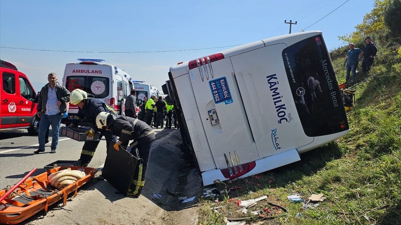Yalova-Bursa Yolunda Otobüs Devrildi: 1 Ölü, 2 Yaralı