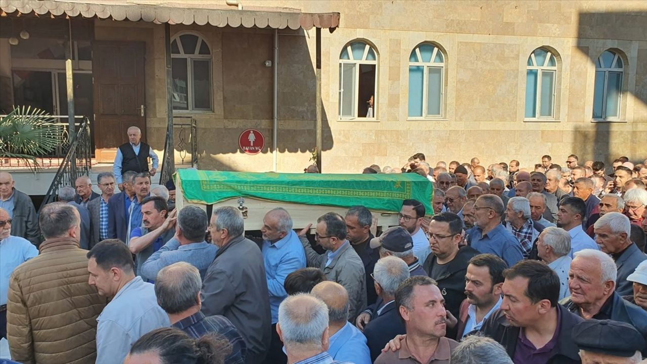 20. Dönem Manisa Milletvekili Abdullah Akarsu Son Yolculuğuna Uğurlandı