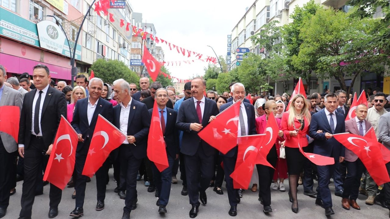 2025 Uluslararası Gül Festivali Isparta'da Coşkuyla Başladı