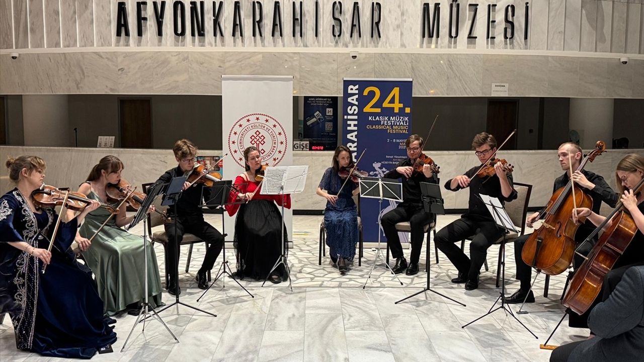 24. Afyonkarahisar Klasik Müzik Festivali'nde Prag Oda Müziği Topluluğu Konser Verdi
