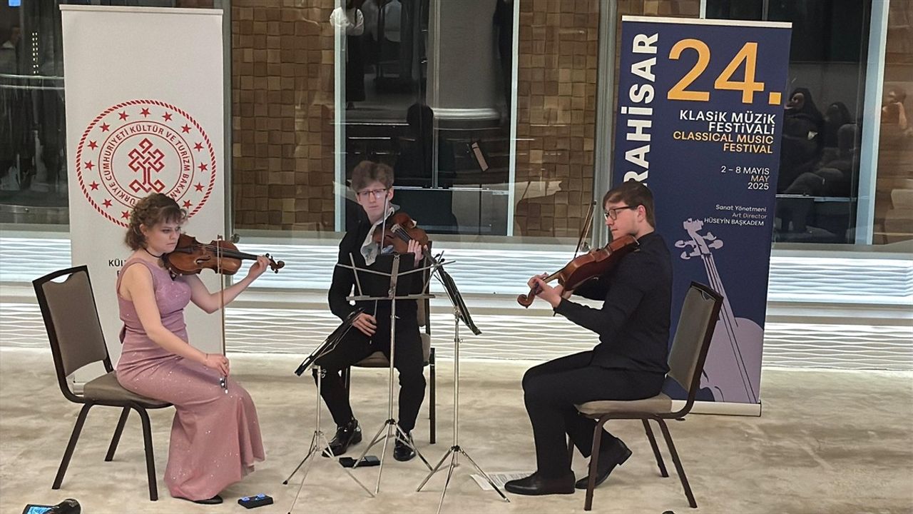 24. Afyonkarahisar Klasik Müzik Festivali'nde Terchitko Di Praga Grubu Performans Sergiledi