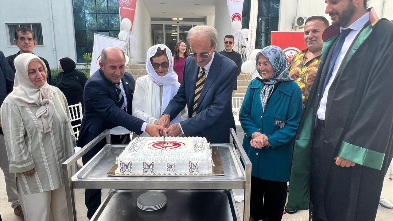 70 Yıl Sonra Nikah Tazelediler