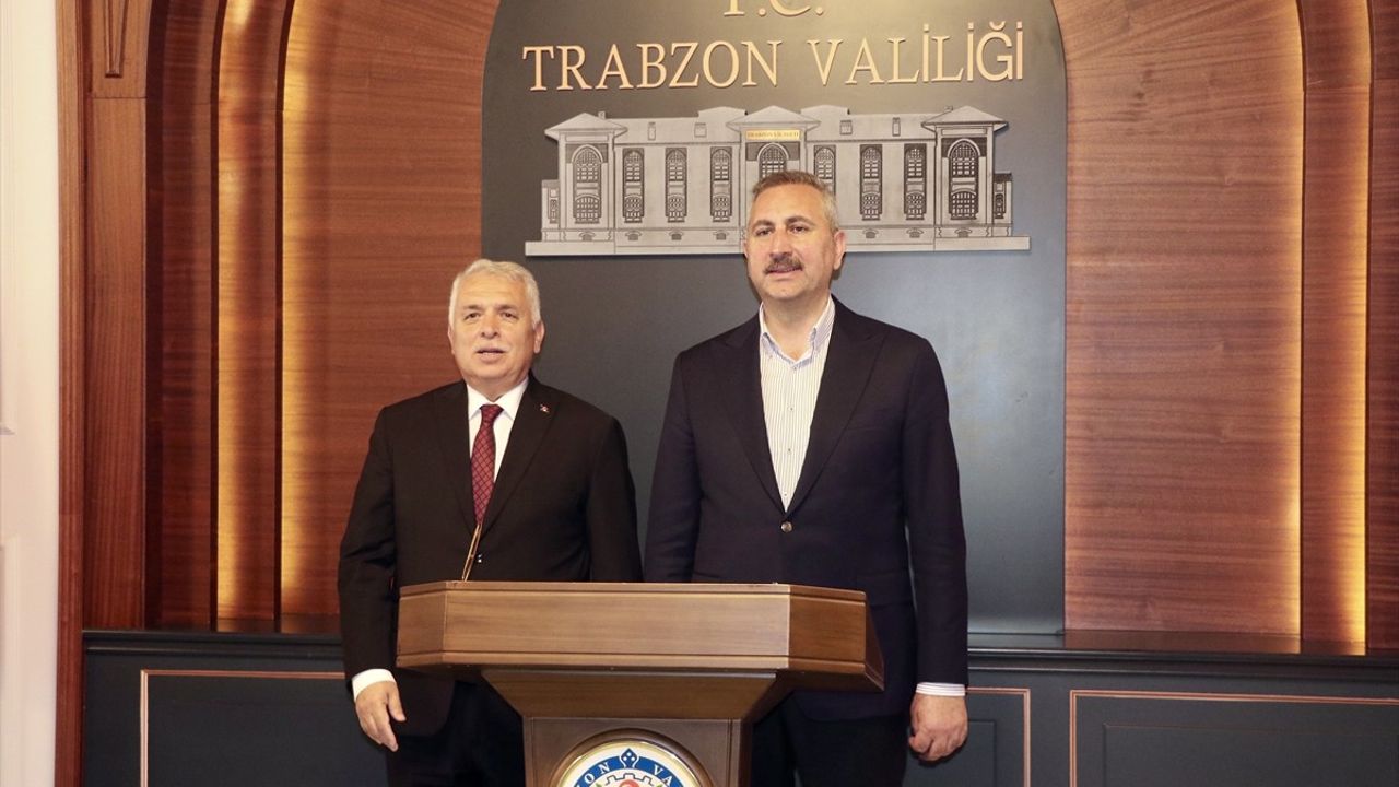 Abdulhamit Gül: Dünyadaki Adaletsizliklere Karşı Güçlü Bir Türkiye Gerekiyor