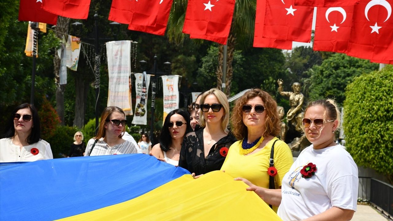 Adana'da Ukraynalılar'dan Anma Töreni
