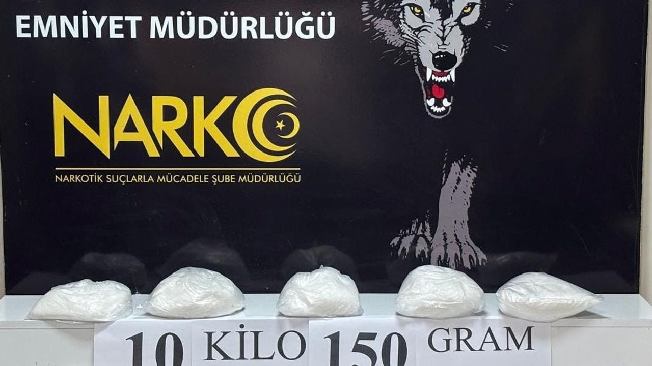 Adana'da Uyuşturucu Operasyonu: 10 Kilogram Metamfetamin Ele Geçirildi
