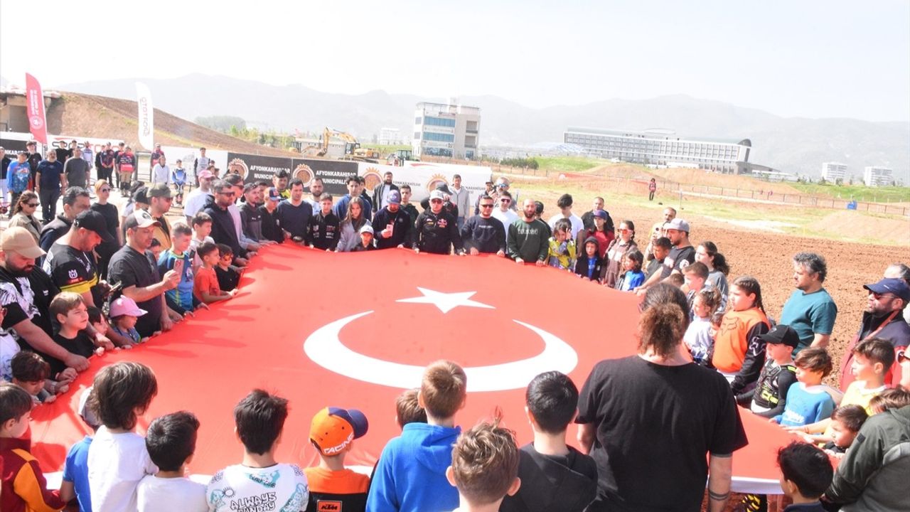 Afyonkarahisar'da Motosiklet Şampiyonası Heyecanı Başladı