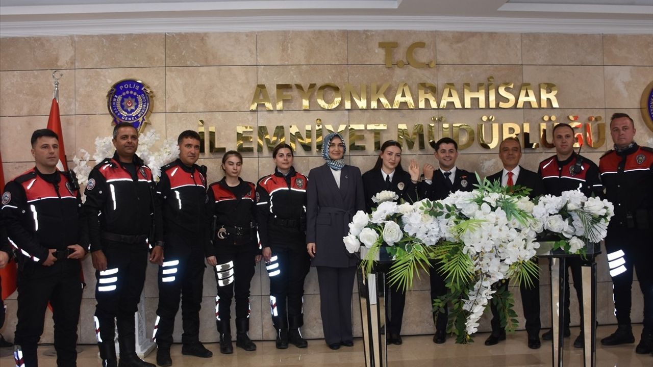Afyonkarahisar'da Polis Çiftin Eşsiz Nikah Töreni