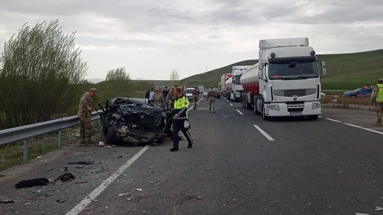Ağrı'da Minibüsle Çarpışan Otomobilin Kaza Bilgileri
