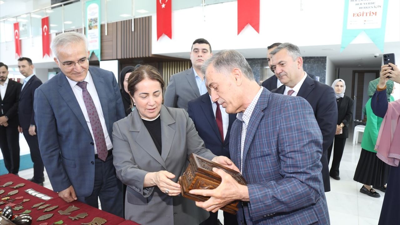 Aile ve Sosyal Hizmetler Bakan Yardımcısı Çubuk'ta