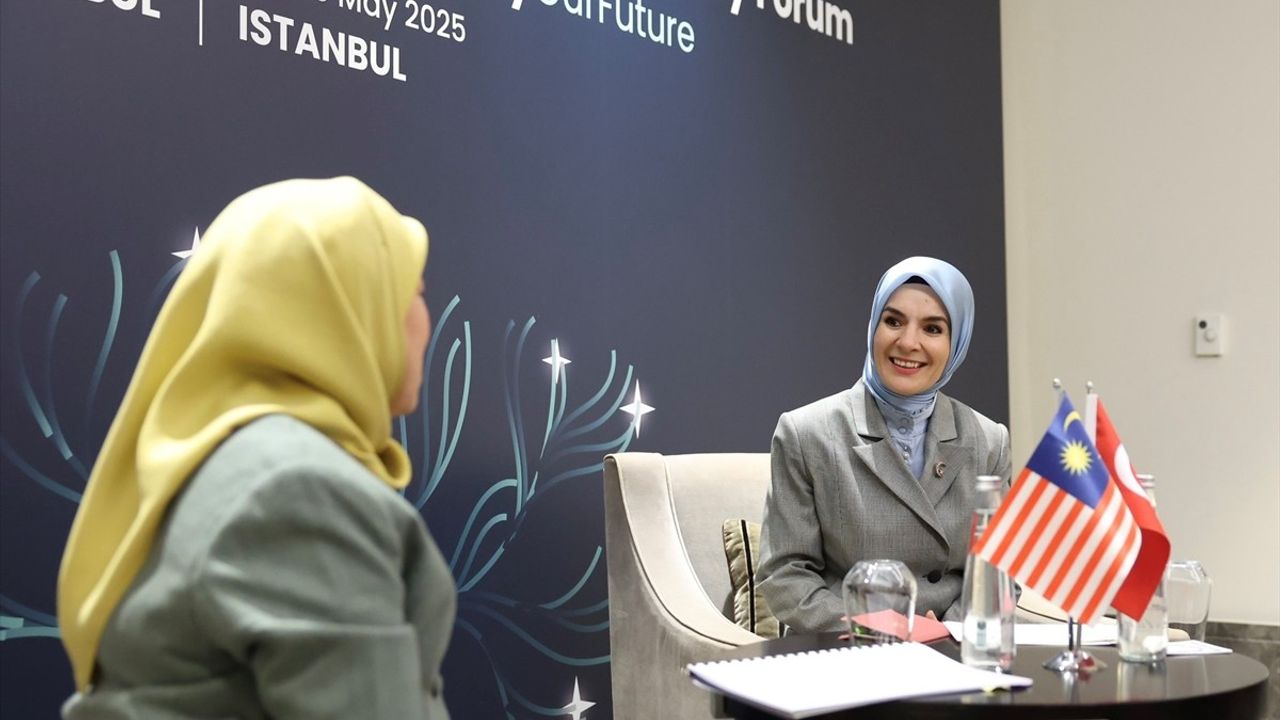 Aile ve Sosyal Hizmetler Bakanı Göktaş, Malezyalı Mevkidaşı ile Görüştü