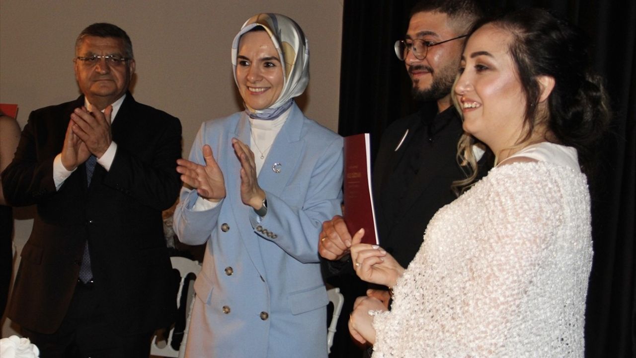 Aile ve Sosyal Hizmetler Bakanı Göktaş, Sinop'ta Evlilik Törenine Katıldı