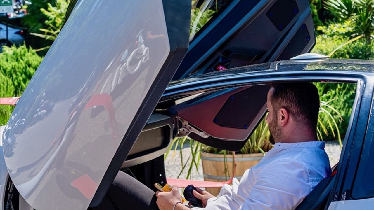 AirCar'ın İlk İnsanlı Uçuş Testi Başarıyla Tamamlandı