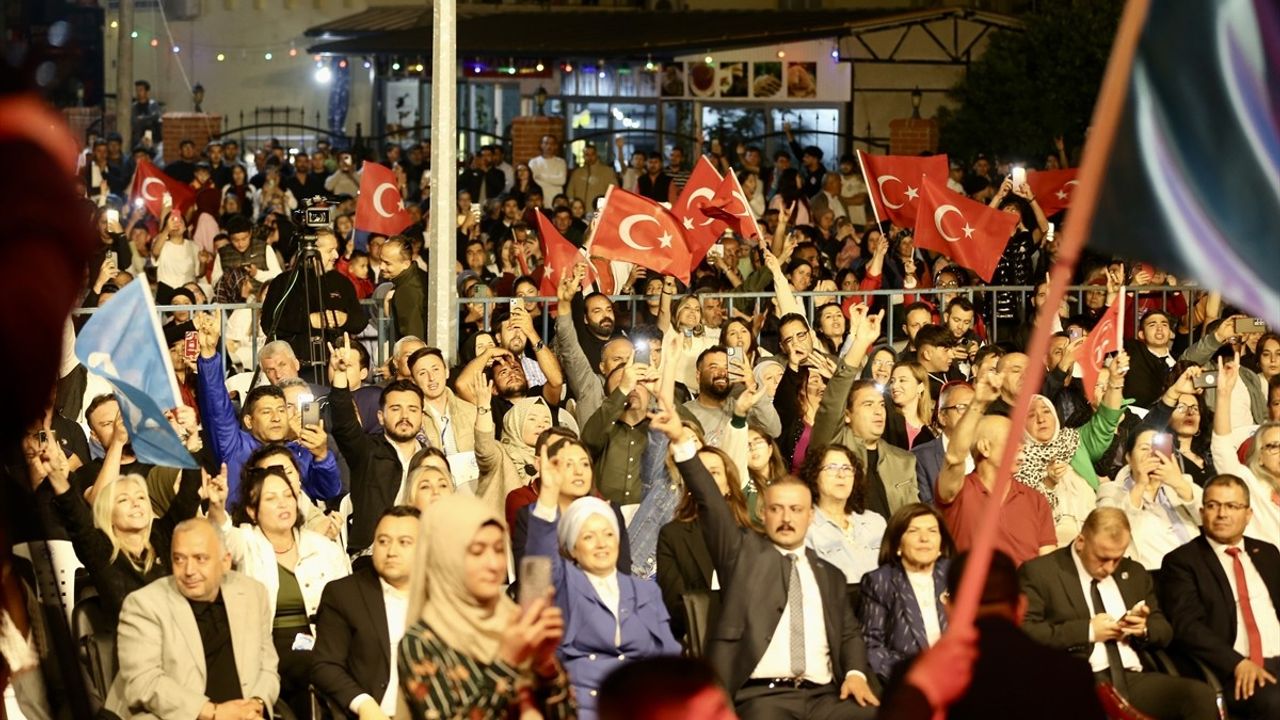 Ali Kınık Seydikemer'de Konser Verdi