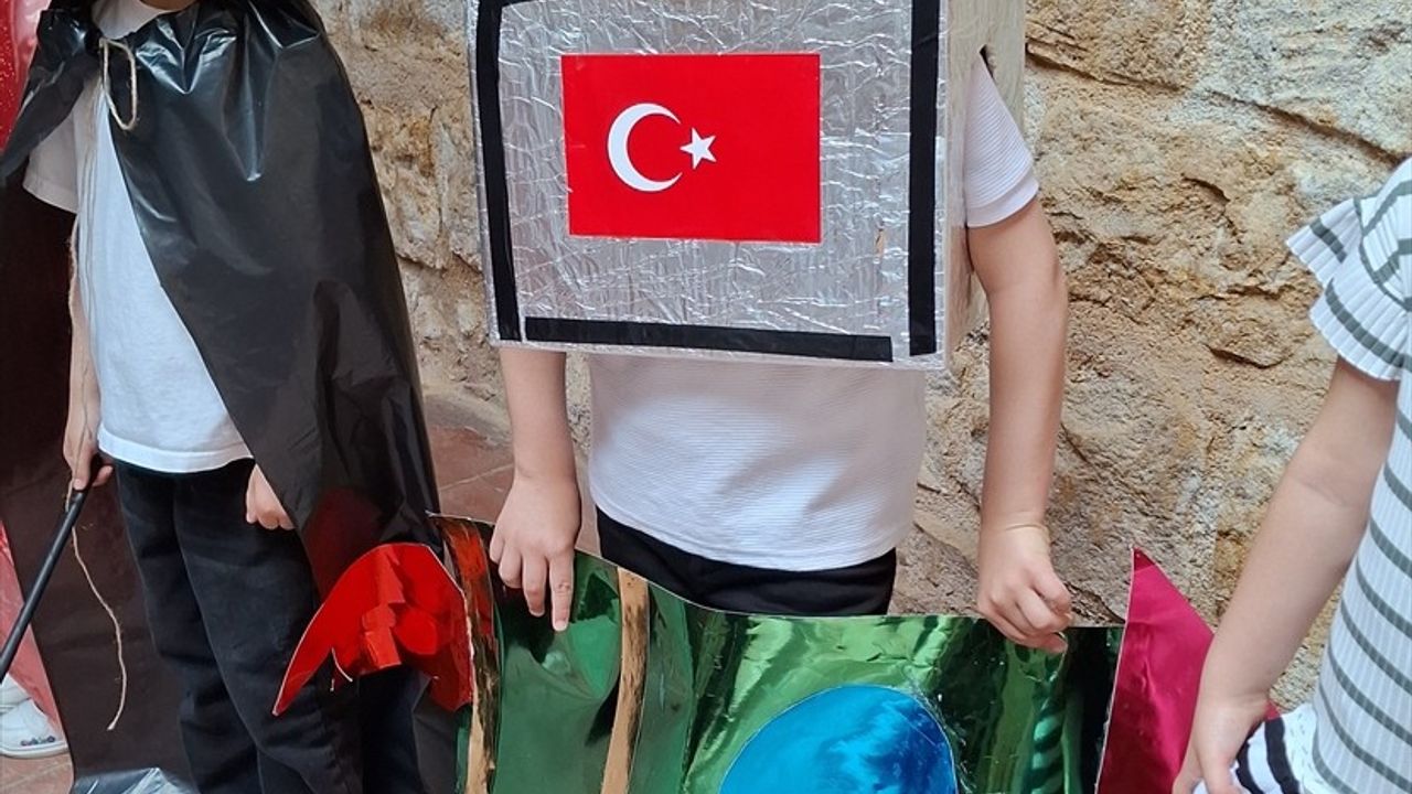 Ankara'da Öğrencilerden Geri Dönüşüm Temalı Tasarım Sergisi