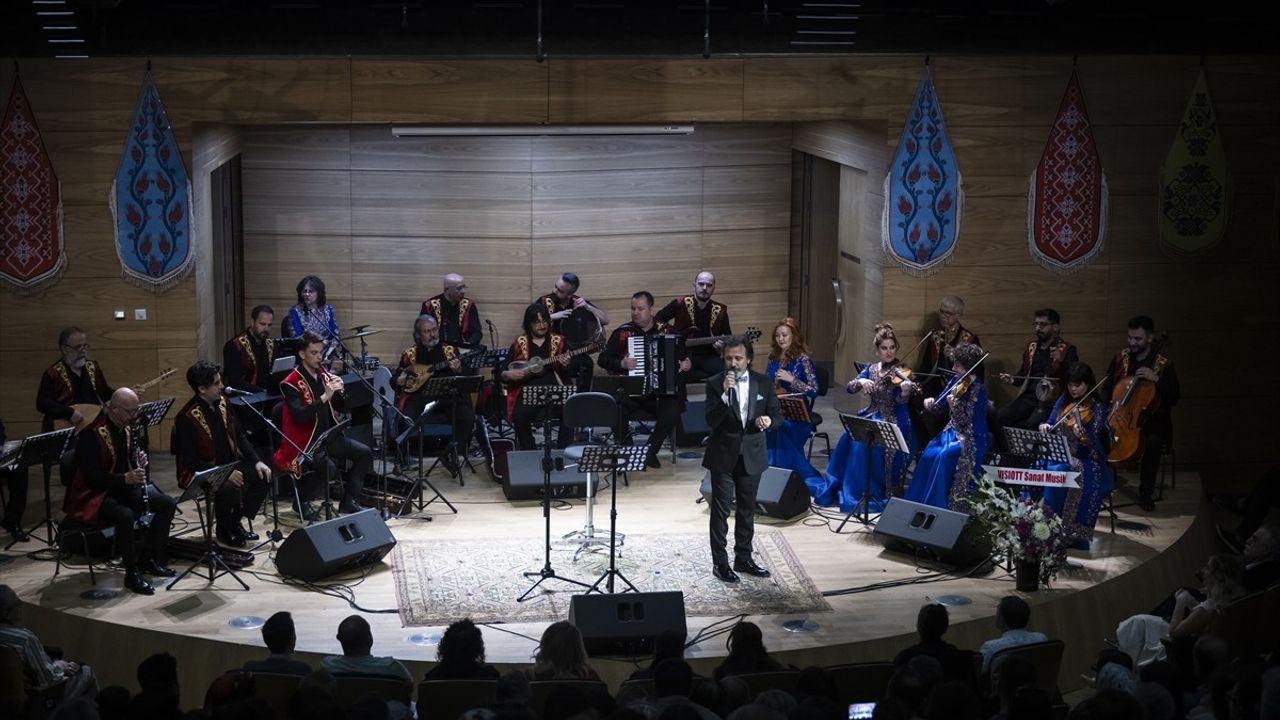 Ankara'da 'Retro Azerbaycan Mahnıları' Konseri Yoğun İlgi Gördü