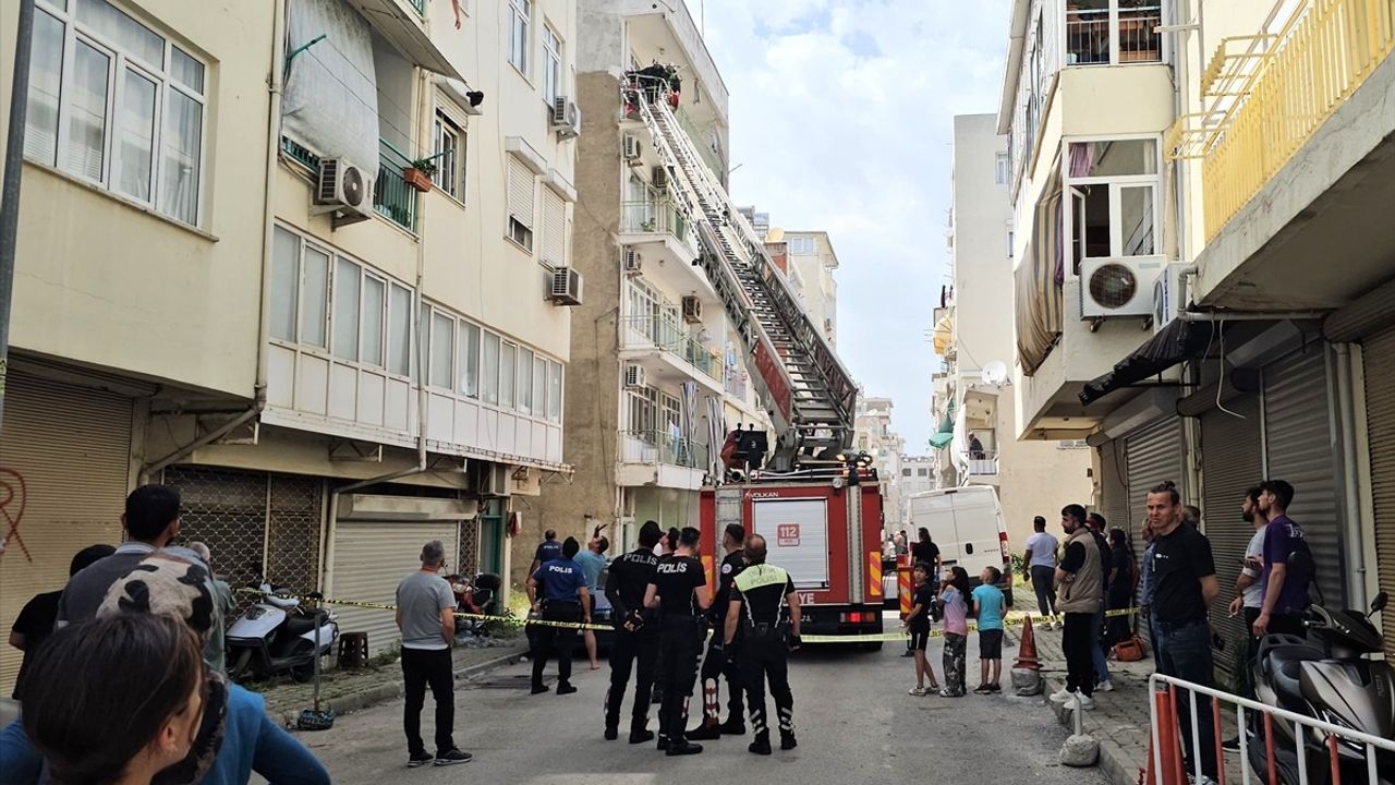 Antalya'da Depo Yangını Kontrol Altına Alındı