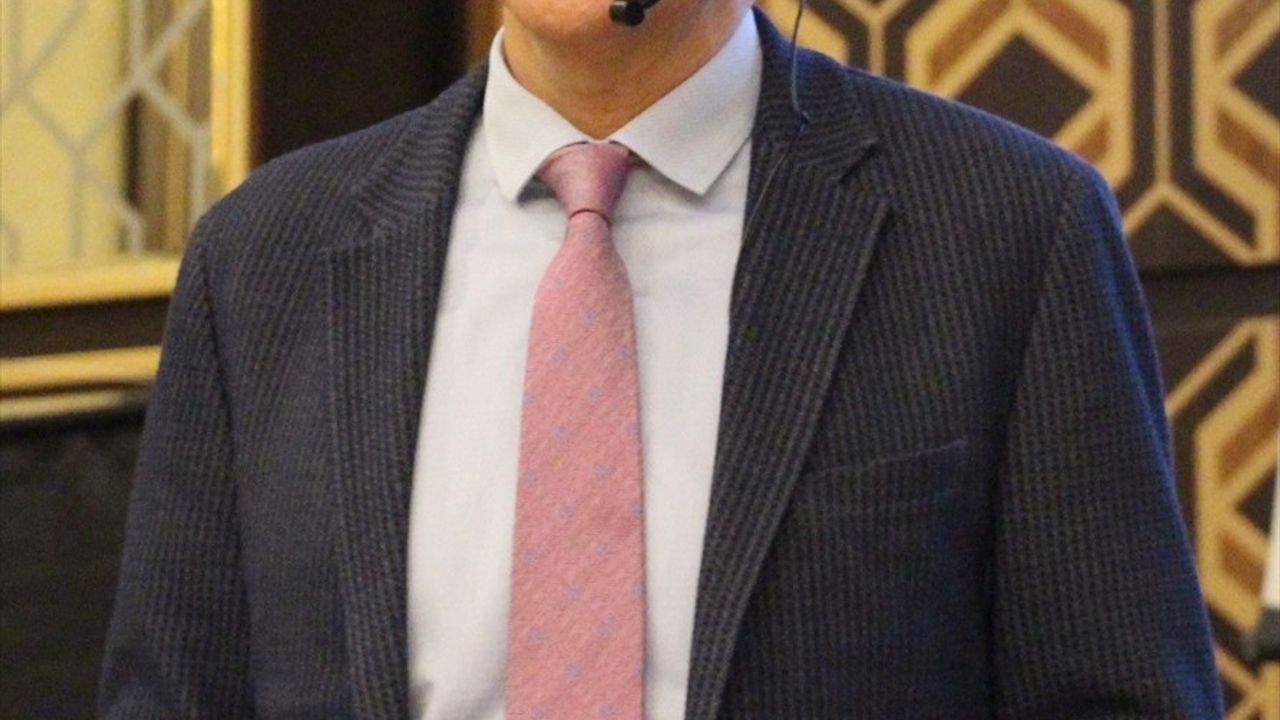 Antalya'da Ekonomi Beklentileri Masaya Yatırıldı