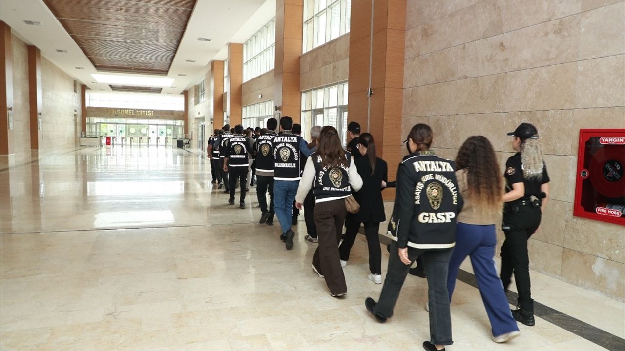 Antalya'da Fuhuş Operasyonu: 1 Tutuklama