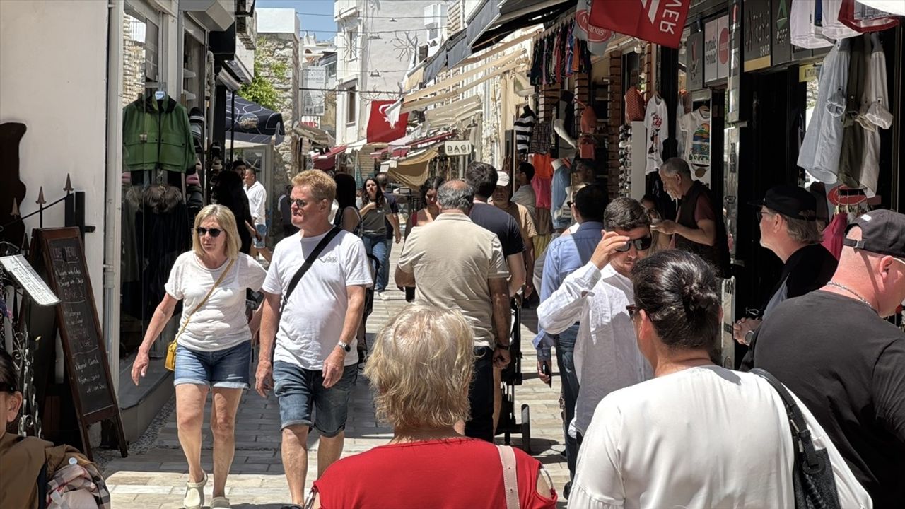Antalya ve Muğla'da Yoğun Güneşli Hava