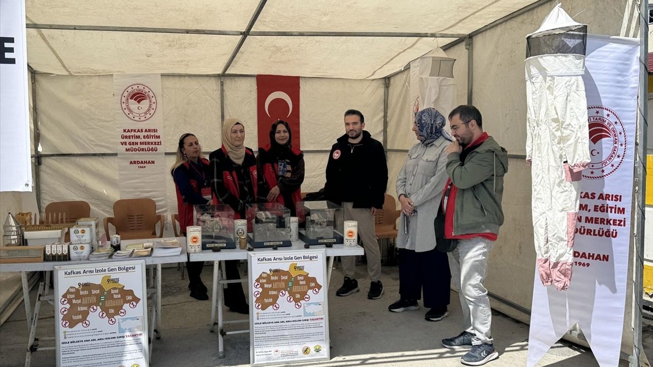 Ardahan'da Dünya Arı Günü Etkinliği Kutlandı