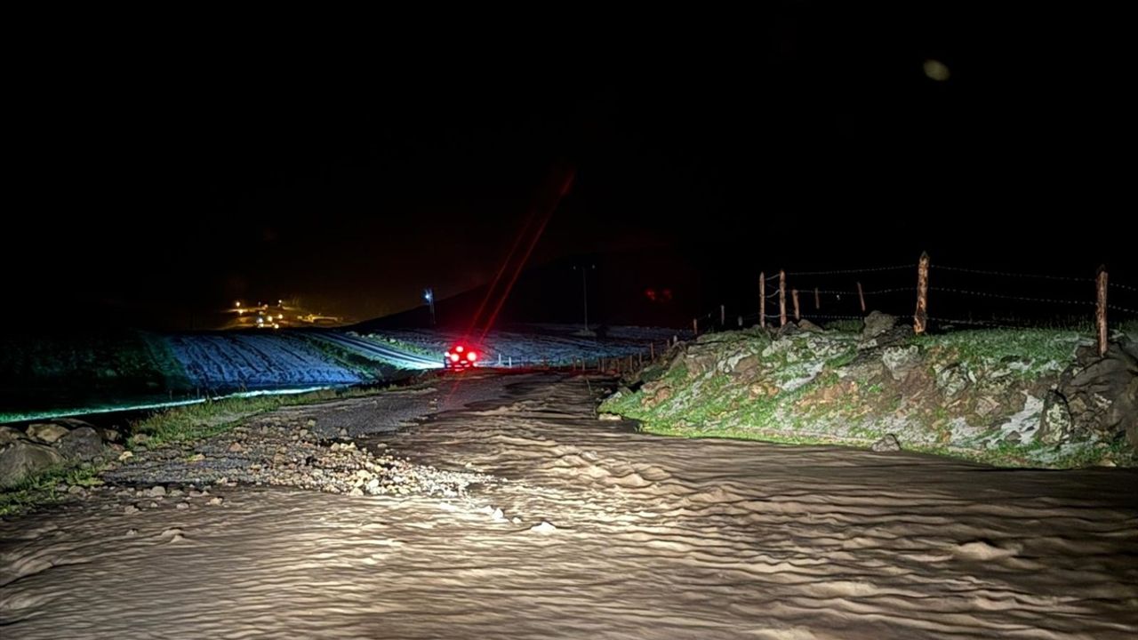 Ardahan'daki Sel Faciası: İki Köyde Hasar Oluştu