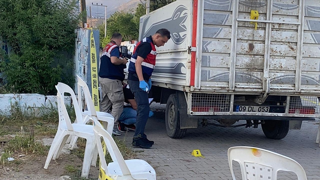 Aydın'da Kamyonet Kazası: Çocuk Hayatını Kaybetti