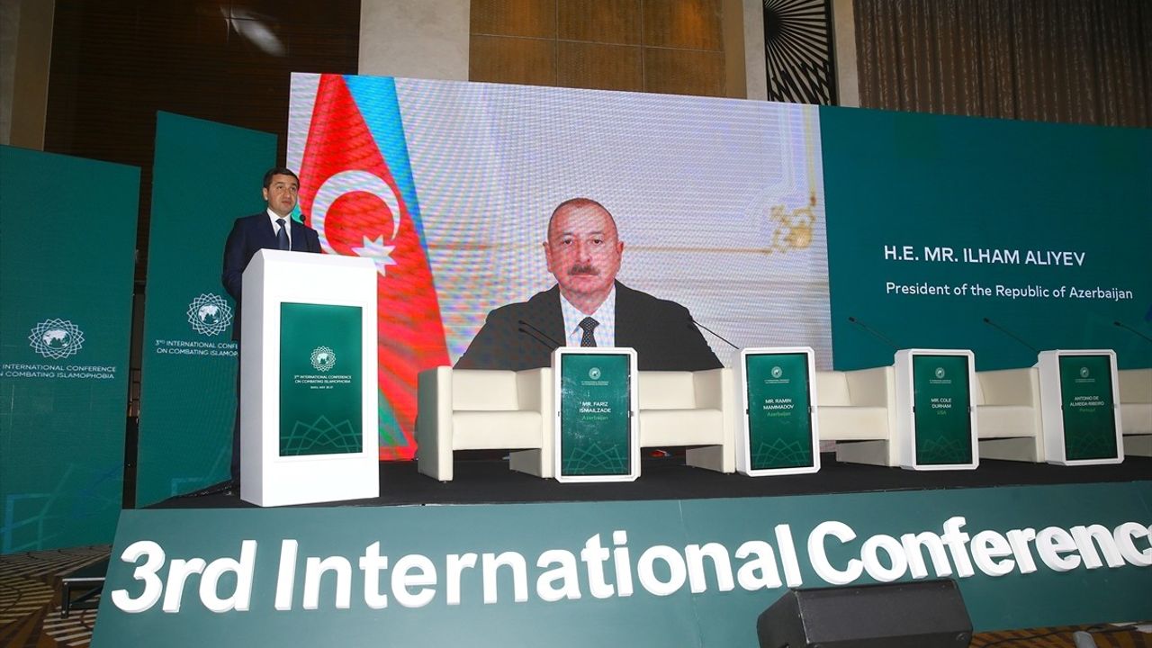 Azerbaycan Cumhurbaşkanı Aliyev'den İslamofobi ile Mücadele Çağrısı