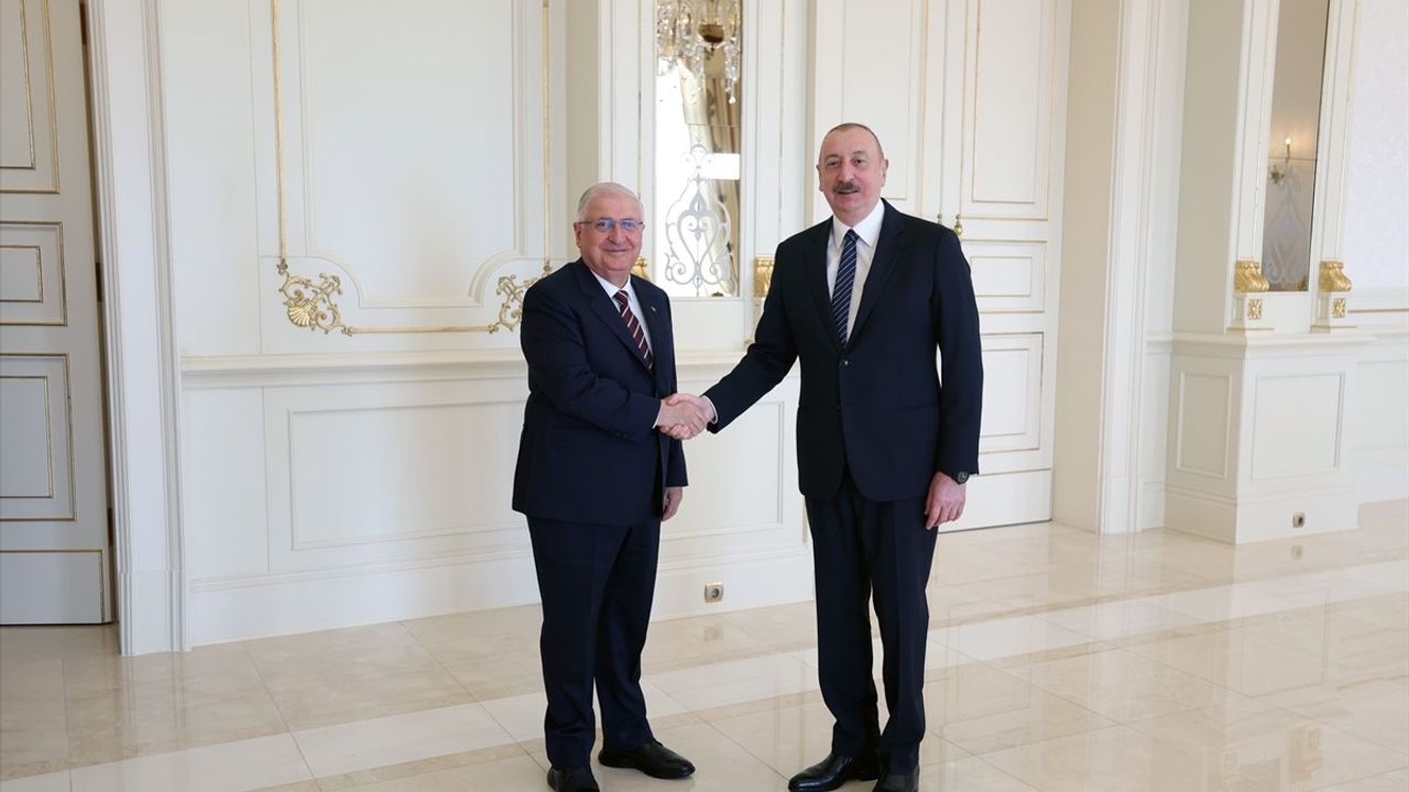 Azerbaycan Cumhurbaşkanı Aliyev, Milli Savunma Bakanı Güler'i Ağırladı