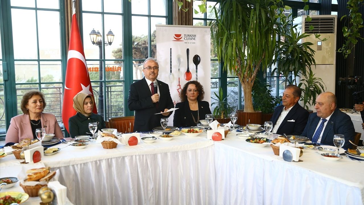Azerbaycan'da Türk Mutfağının Klasik Tatları Tanıtıldı